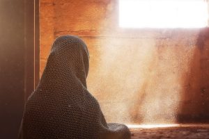 female, headscarf, back-1171956.jpg